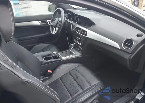 2015 Mercedes-Benz C 350 Sport из США, поврежденный, VIN WDDGJ5HB2FG368636